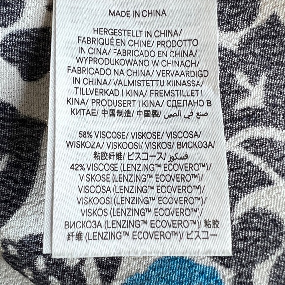 Boden blue & white v-neckk tiered maxi size 8p - Picture 14 of 15